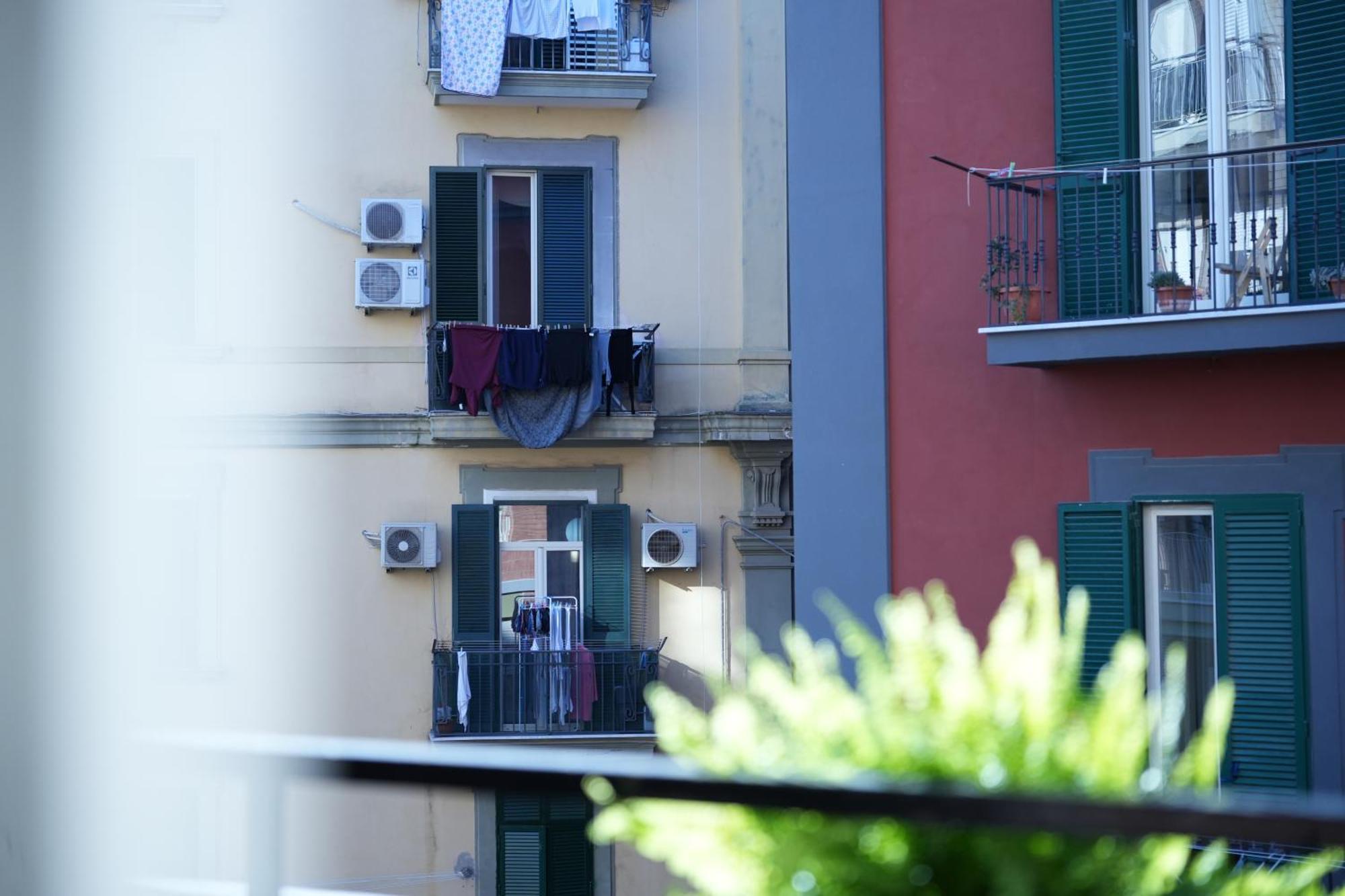 Panorama Vesuvius Affittacamere Guesthouse With Lift Near To Subway In Napoli Center Exteriör bild