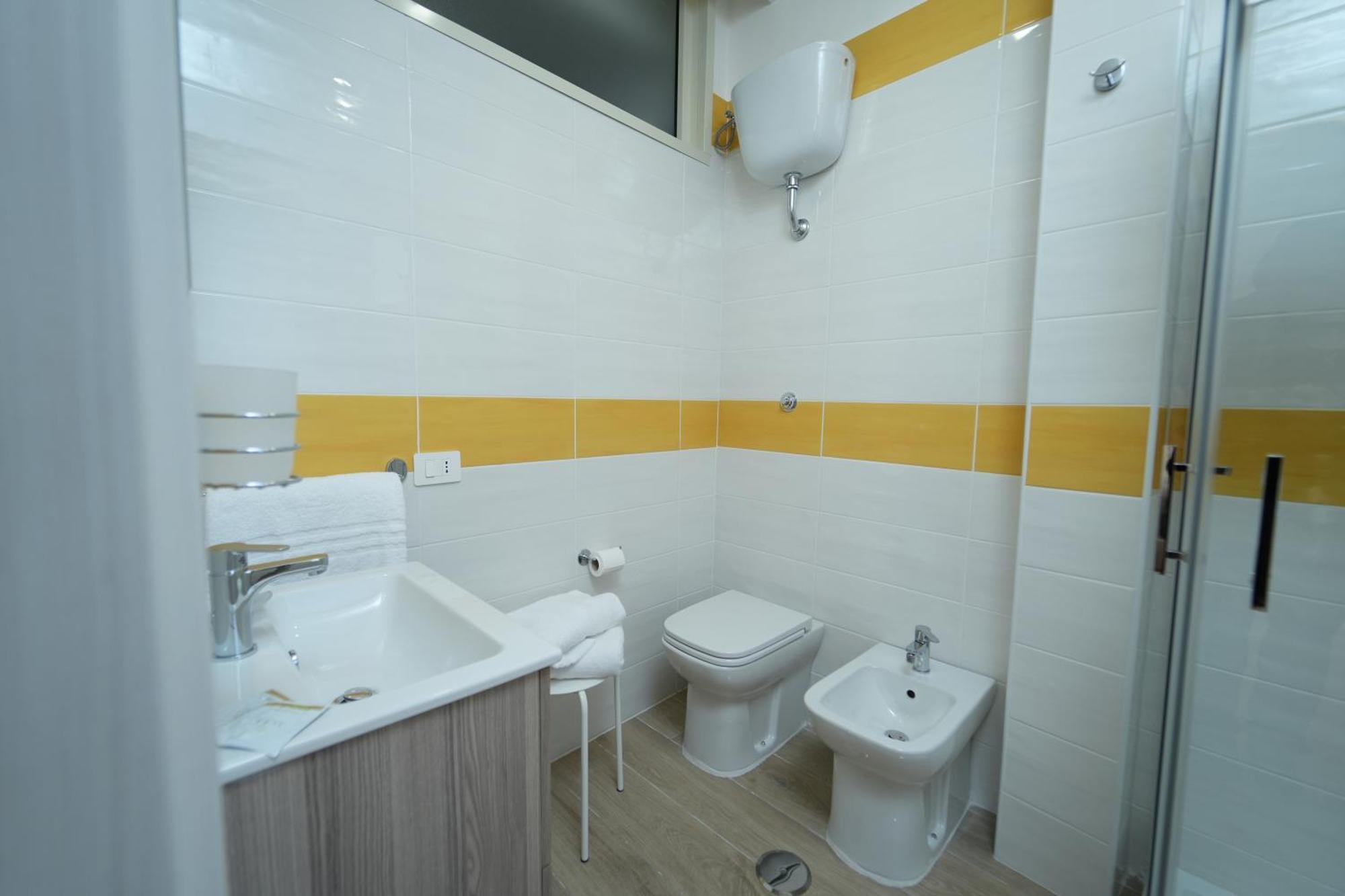 Panorama Vesuvius Affittacamere Guesthouse With Lift Near To Subway In Napoli Center Exteriör bild