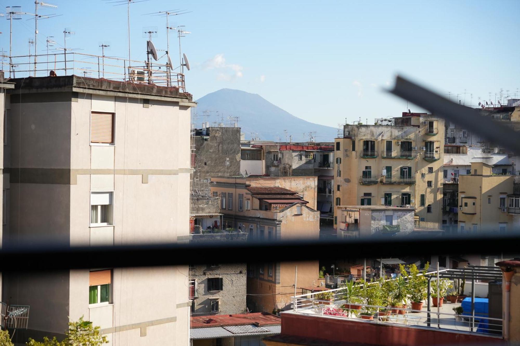 Panorama Vesuvius Affittacamere Guesthouse With Lift Near To Subway In Napoli Center Exteriör bild